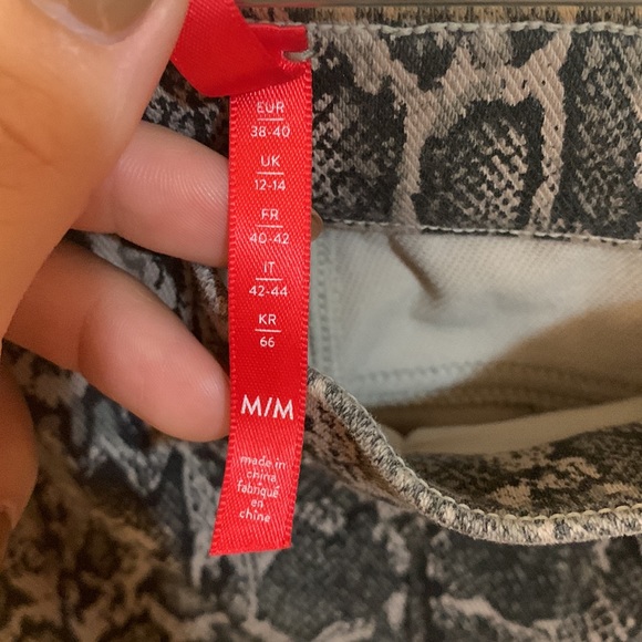 Spanx Jean-ish Ankle Leggings in Taupe Snakeskin Sz M - Picture 8 of 11